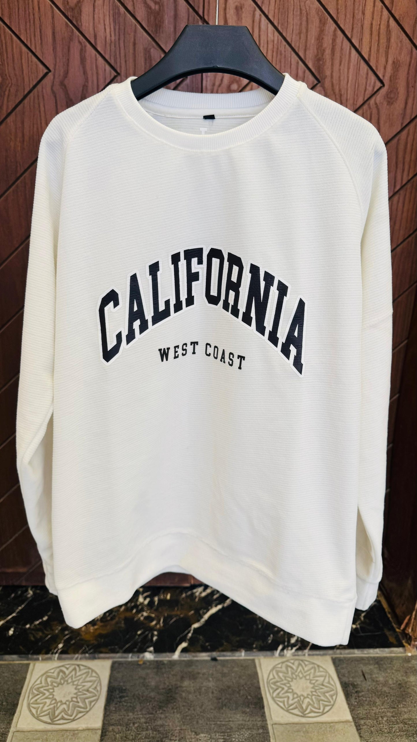 White Texture Bold Calfornia SweatShirt